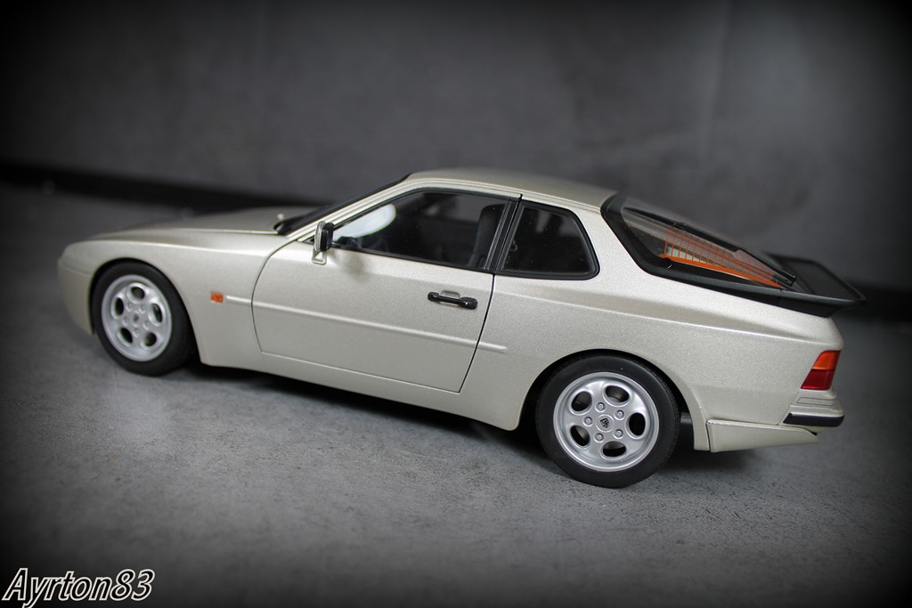 porsche 944 autoart.jpg