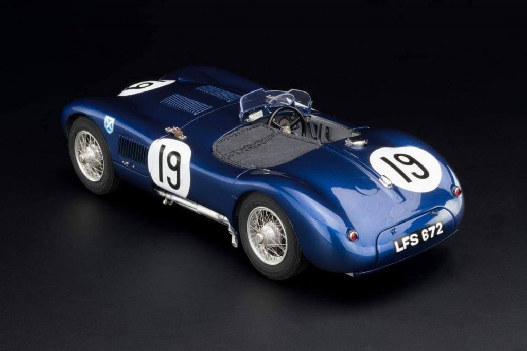 CMC #JAGUAR C-Type Racing Versions with the wonderful Ecurie #Ecosse #19, from the Goodwood Member´s meeting in 1954, driven by Jimmy Stewart (chassis XKC-052).4.jpg