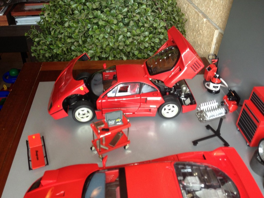 DIORAMA F40 5.JPG